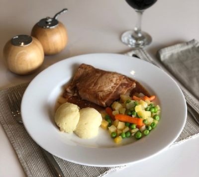 Roast Turkey, Potatoes & Vegetables